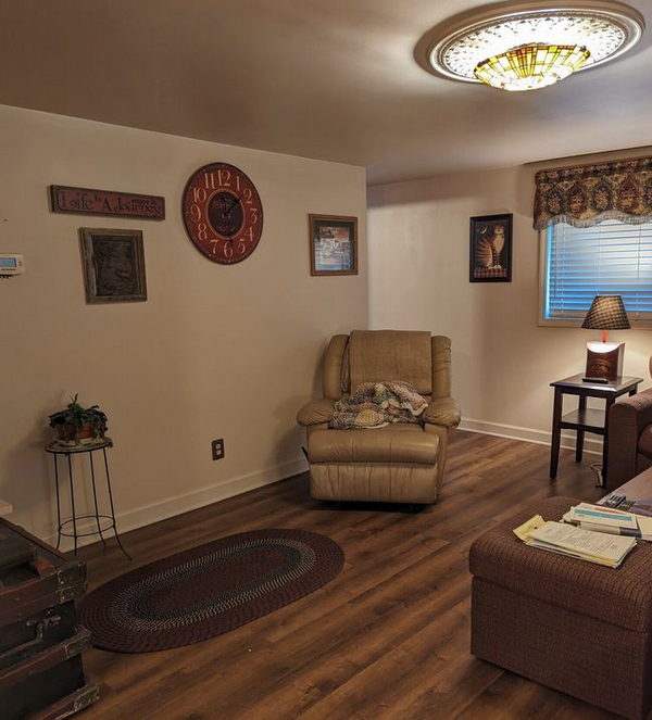 Atlanta Motel - Real Estate Photos (newer photo)